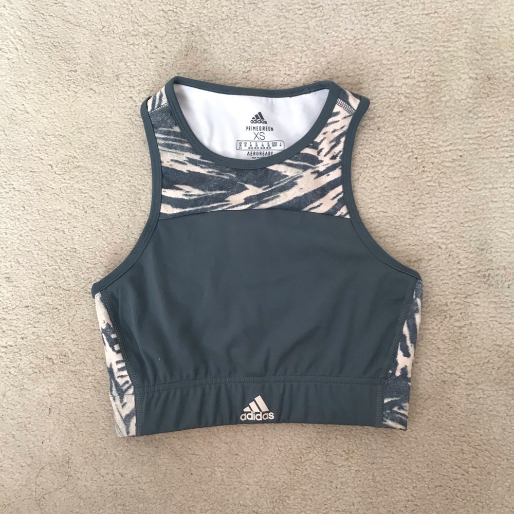 Adidas sports bra size xs. Great condition.
